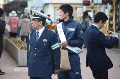 松原警察と協同で自転車のマナーアップキャンペーンを実施しました！