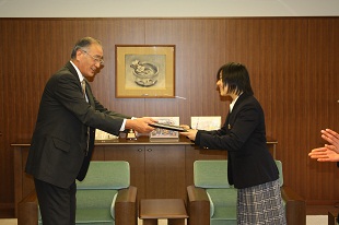 山口晴緒（２年生）・大谷茉由（３年生）両名が理事長表彰を受賞！