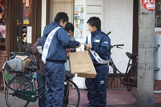 松原警察と協同で自転車のマナーアップキャンペーンを実施しました！